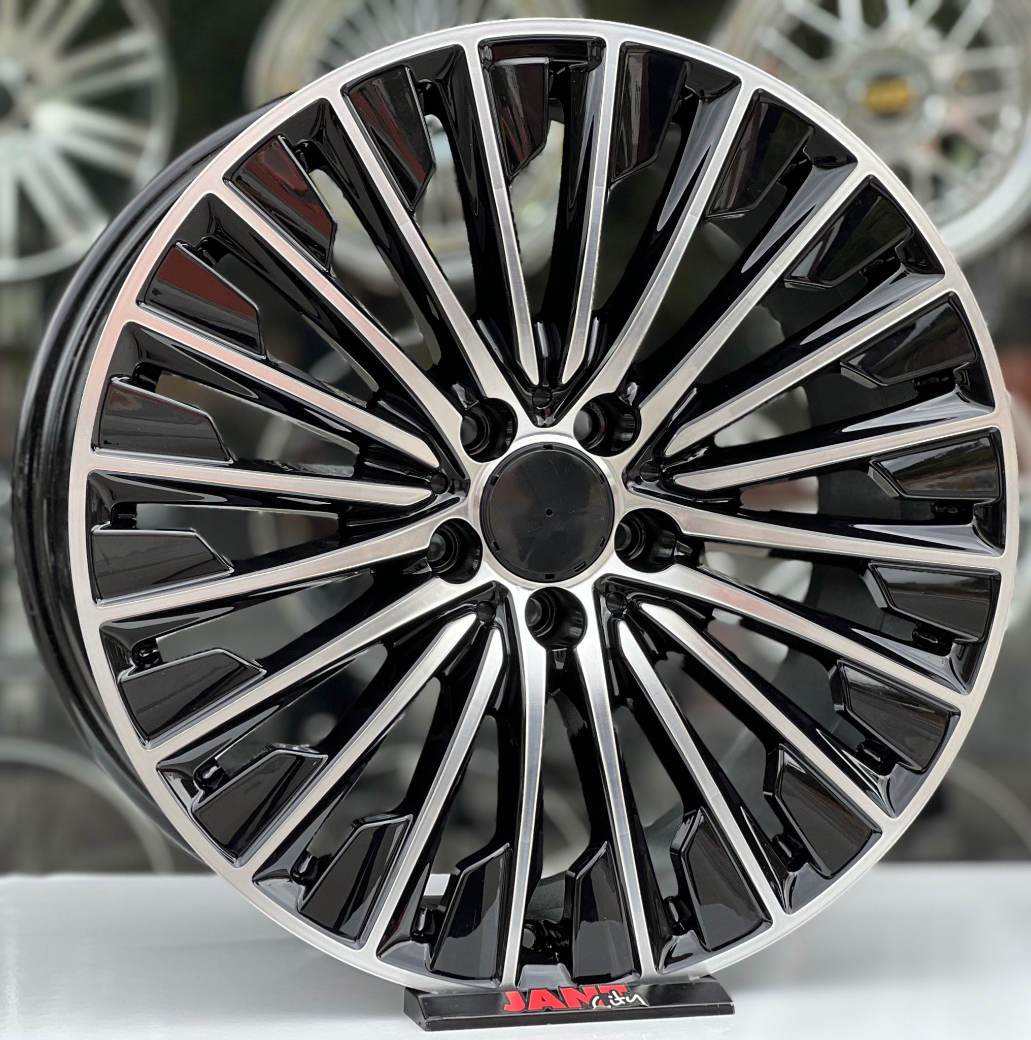 Mercedes 19′ 5X112 MERCEDES AMG JANT MODELİ küçük resim 2