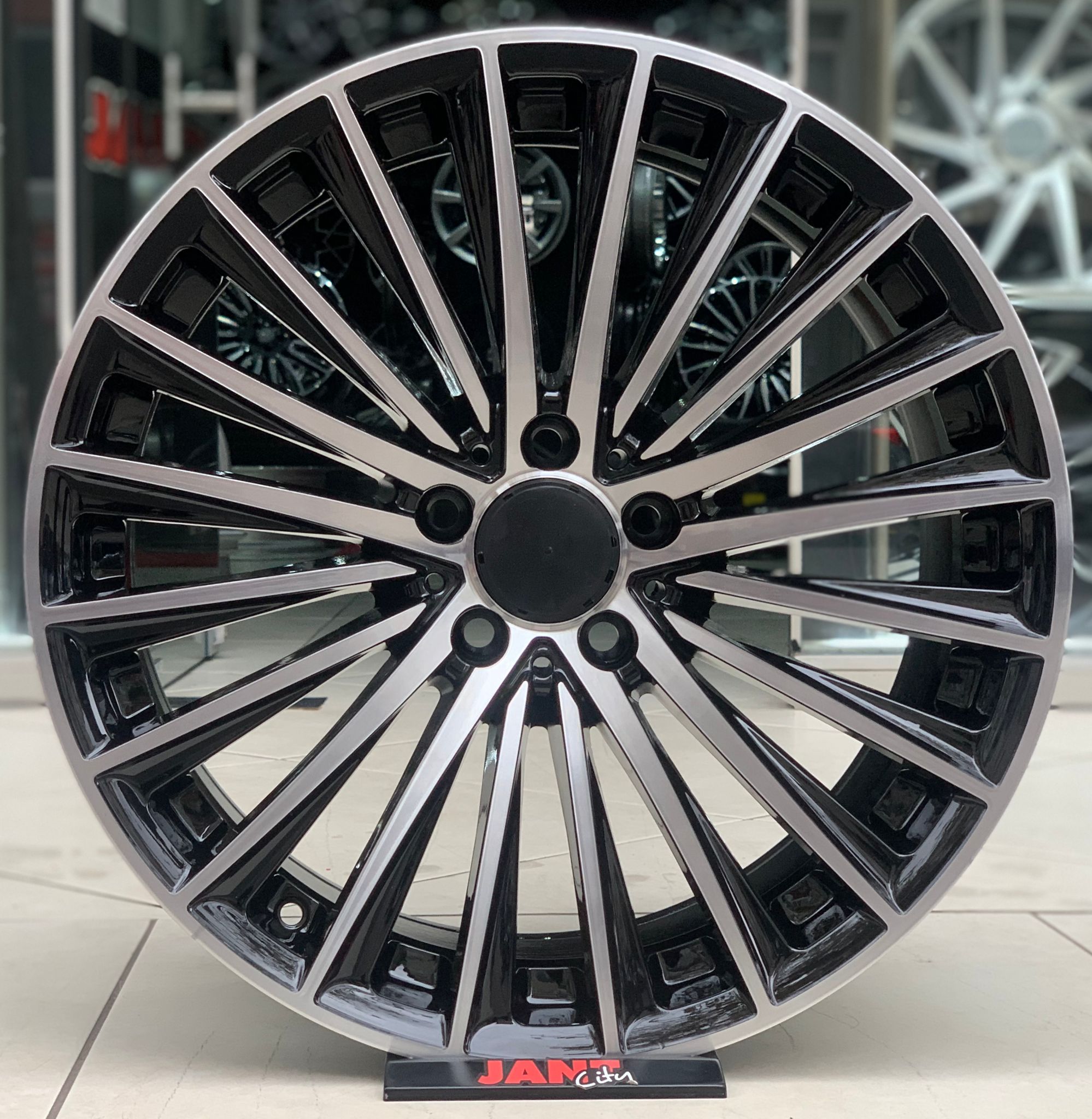 18 5X112 MERCEDES AMG JANT MODELİ