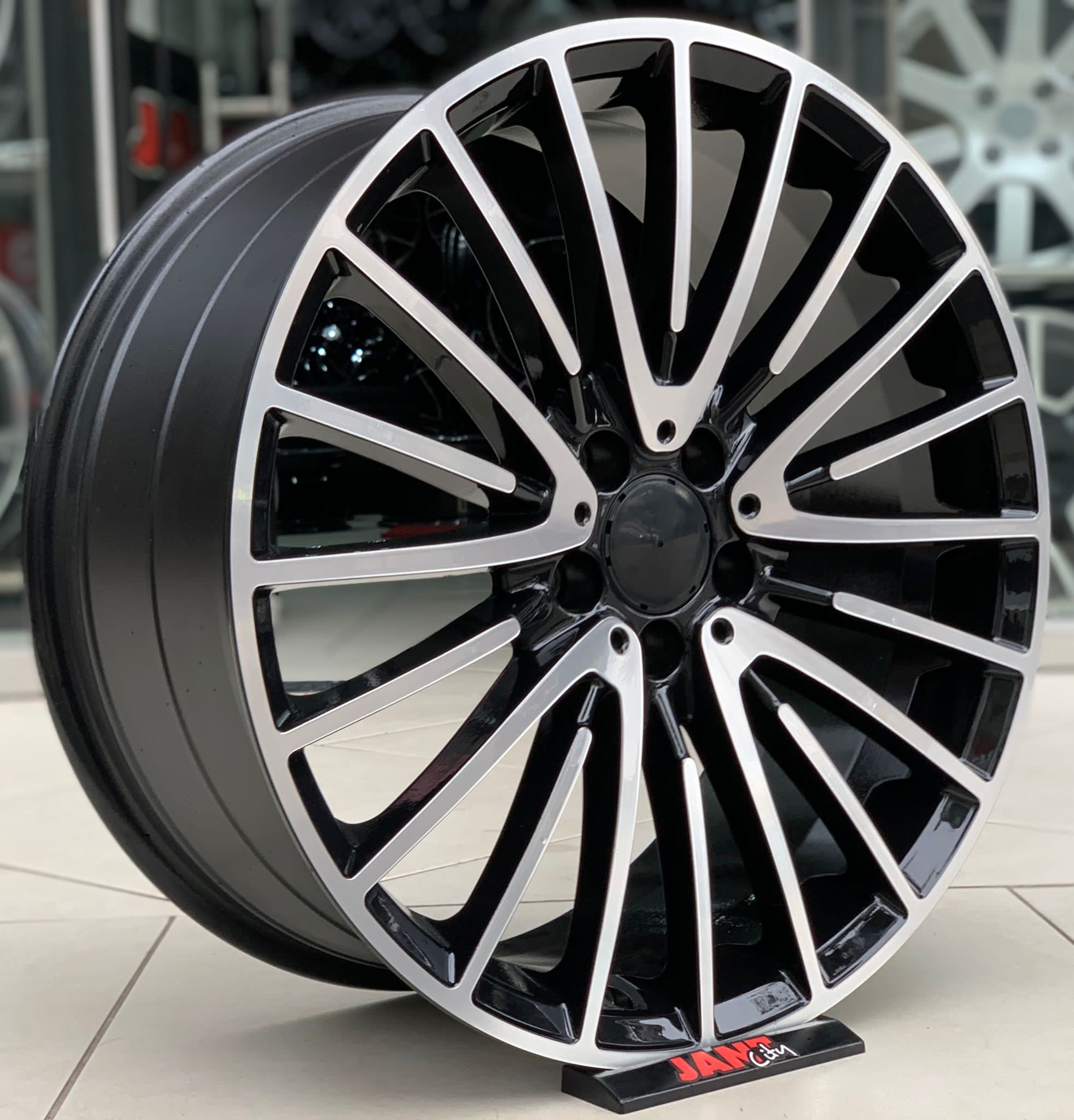 Mercedes 20′ 5X112 MERCEDES AMG JANT MODELİ küçük resim 2